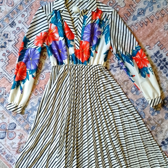 Dresses | Vintage Floral Pleated Dress | Poshmark